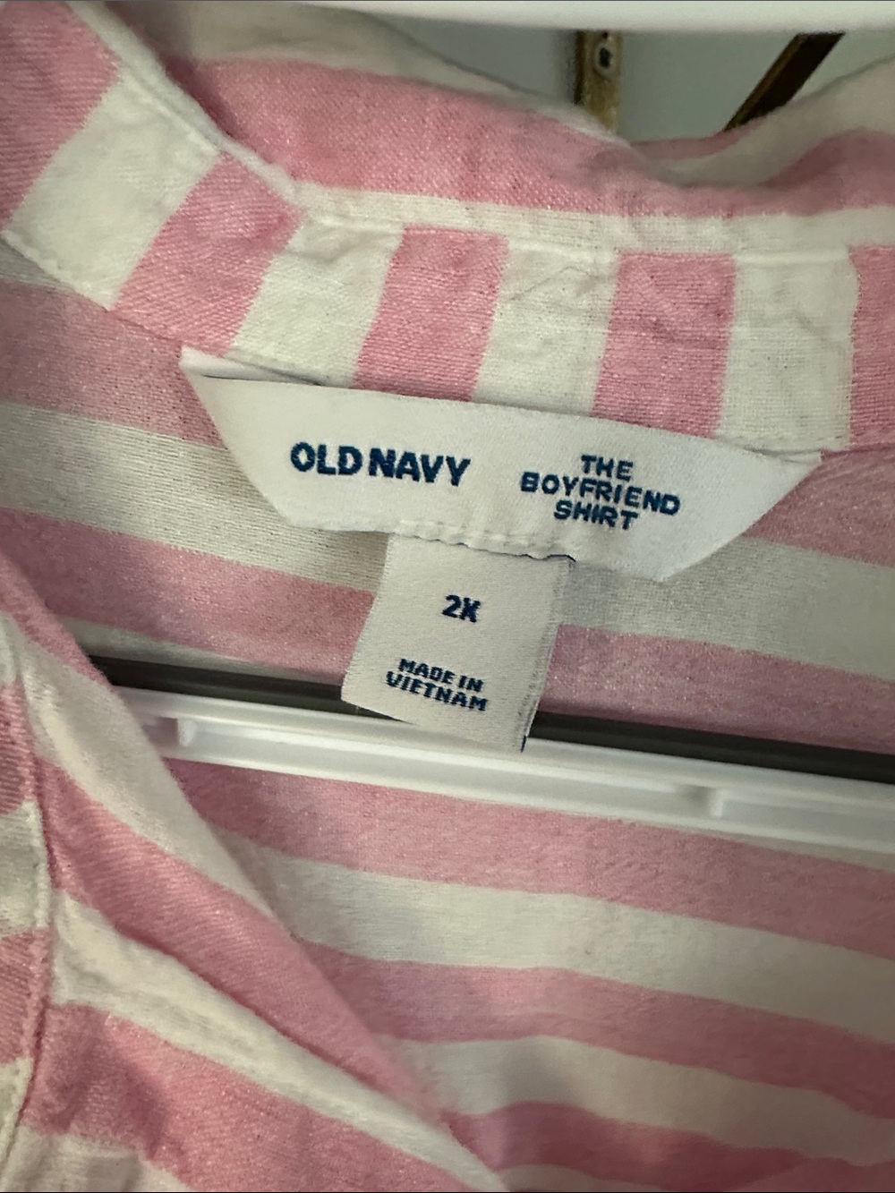 Old Navy Pink and White Vertical Stripe Button-Down Shirt - Picture 2 of 3